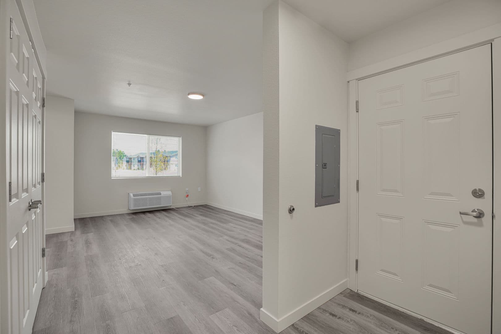 COTTAGE GROVE Apartment: 715 ROW RIVER ROAD