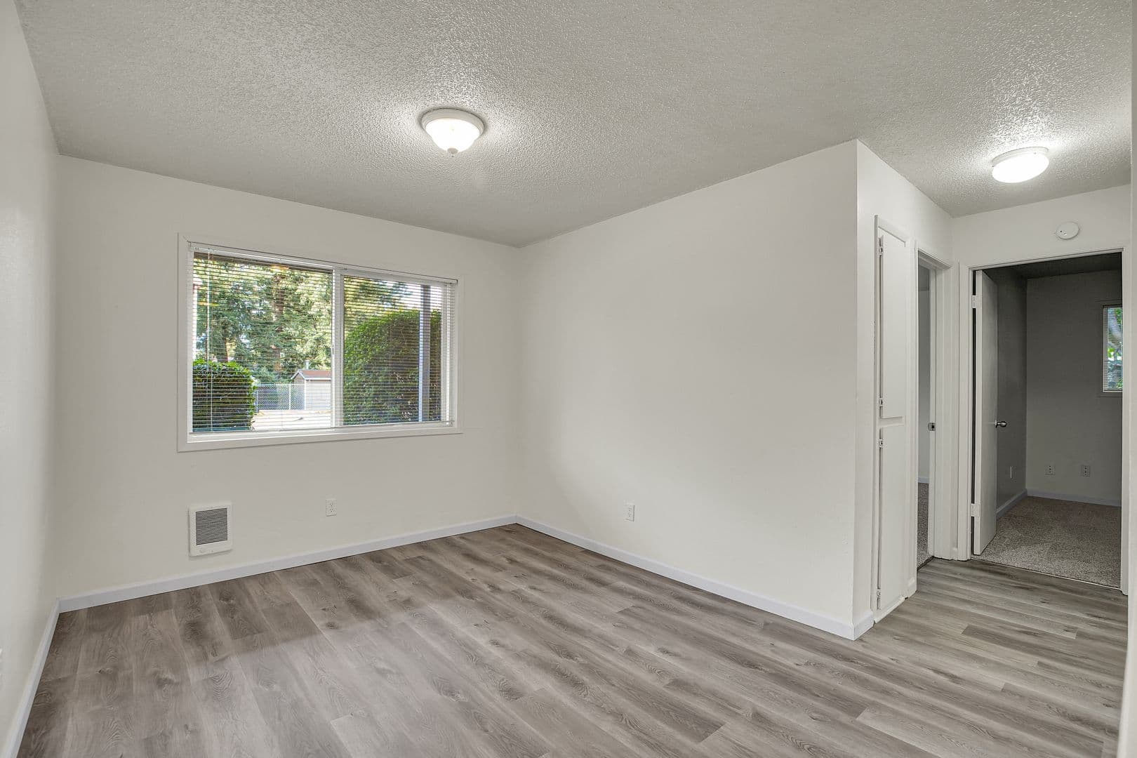 TIGARD Apartment: 9990 SW WALNUT STREET #1