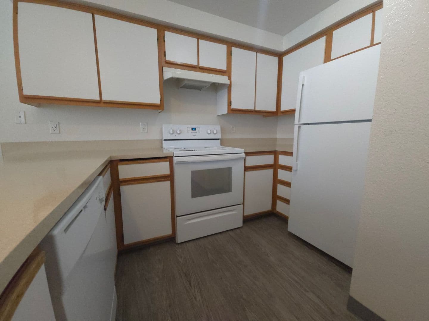 SALEM Apartment: 1304-1330 WALLACE RD. NW