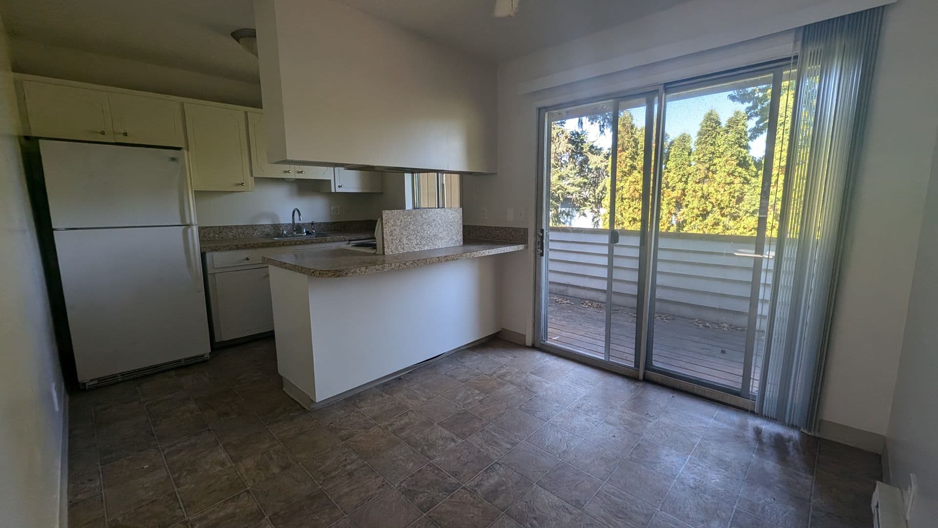 BEAVERTON Apartment: 5920 SW ERICKSON AVENUE