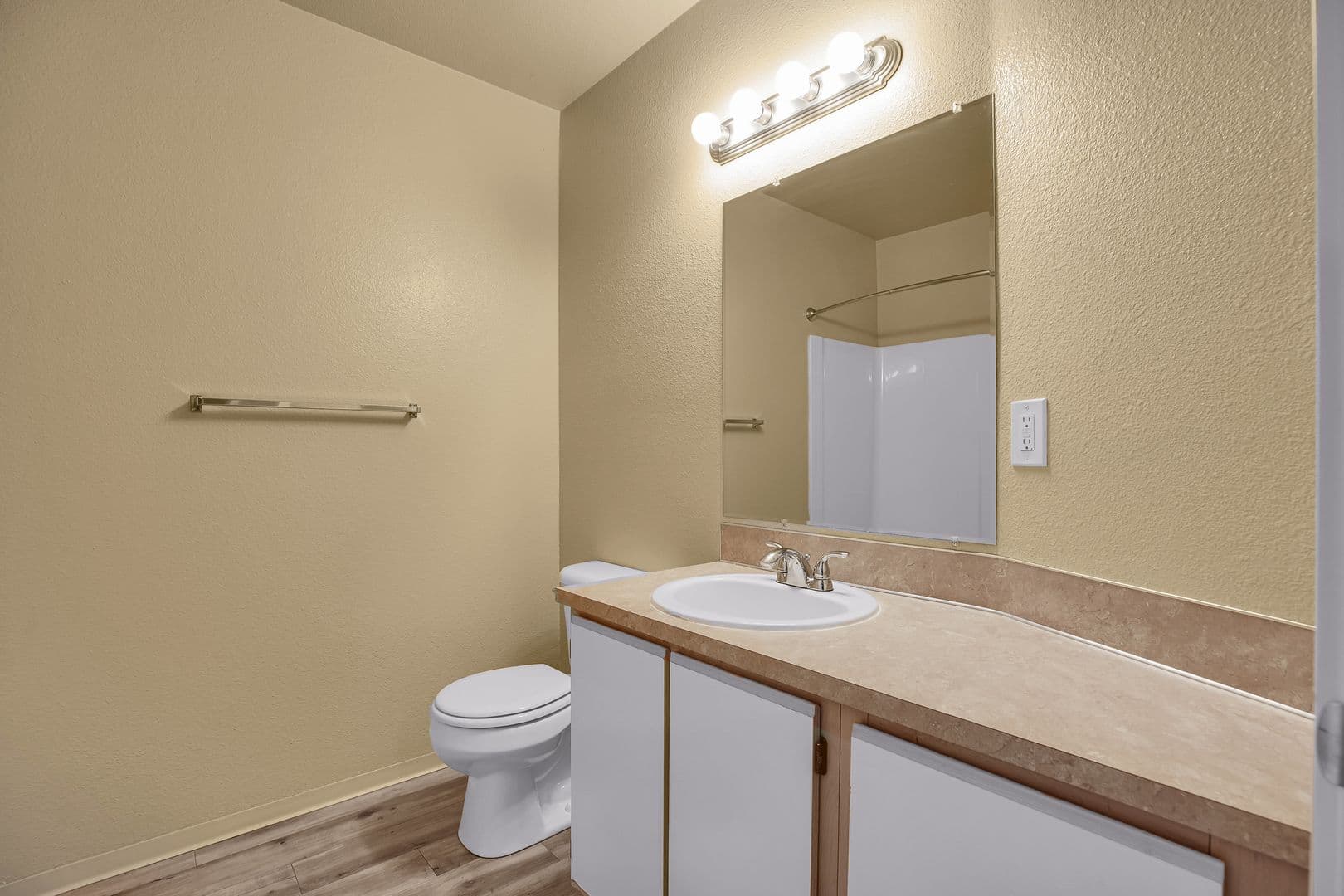 SALEM Apartment: 1194 BARNES ROAD, SE