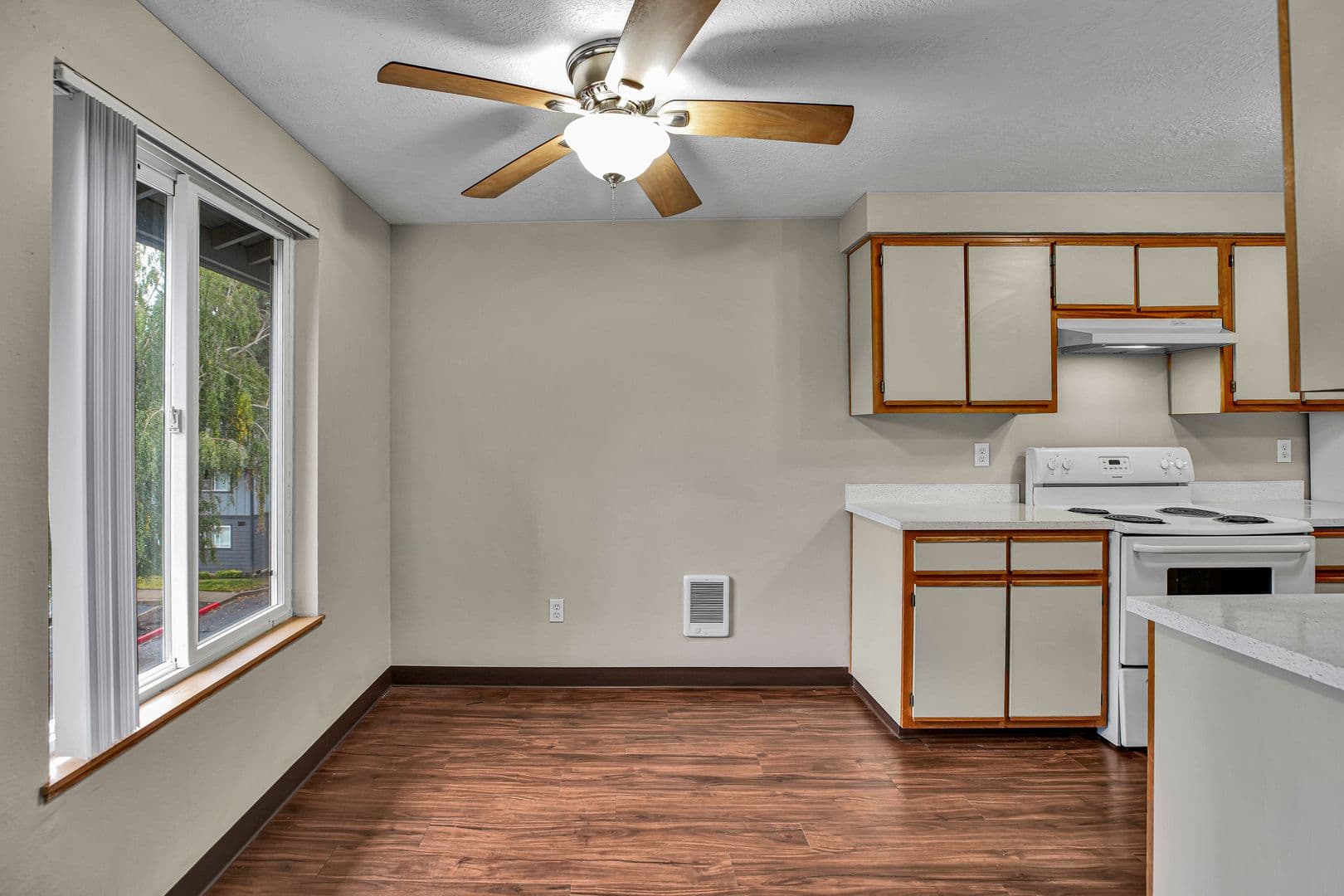 SALEM Apartment: 3872-3886 LIBERTY RD S