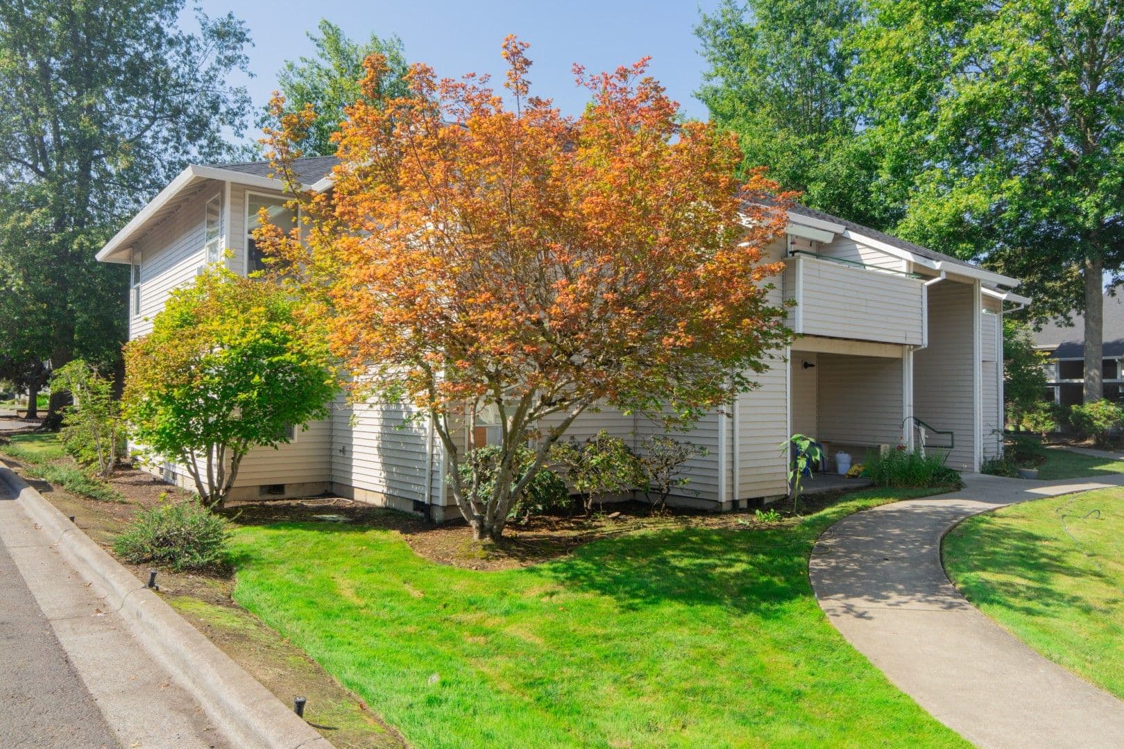 ALOHA Apartment: 2881 SW 182ND AVE.