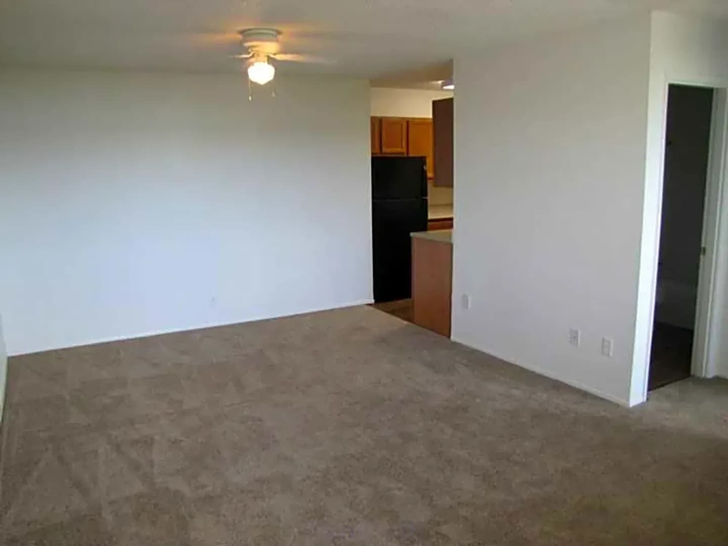 ASTORIA Apartment: 1400 W. MARINE DRIVE