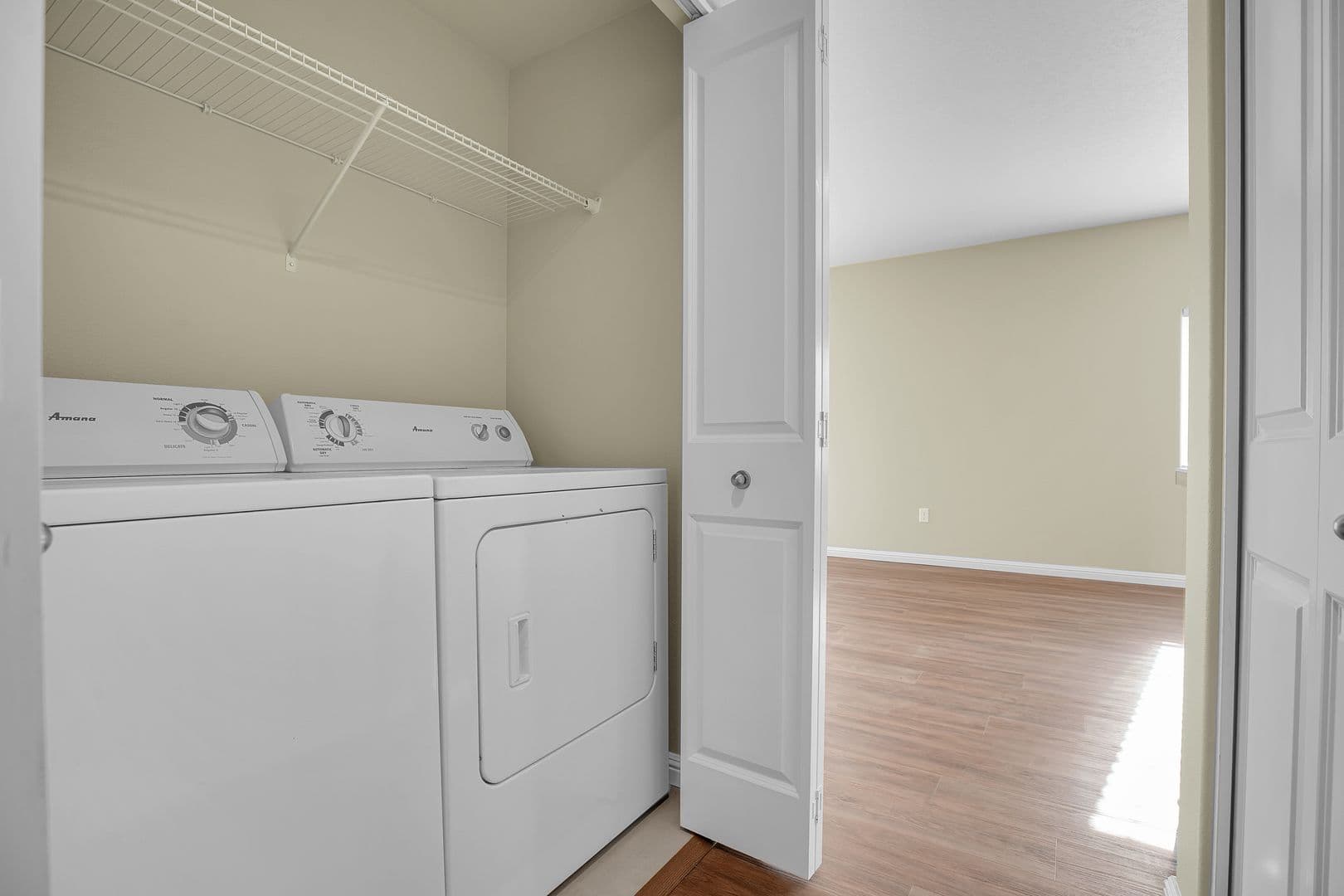 PORTLAND Apartment: 10038 SE DIVISION STREET