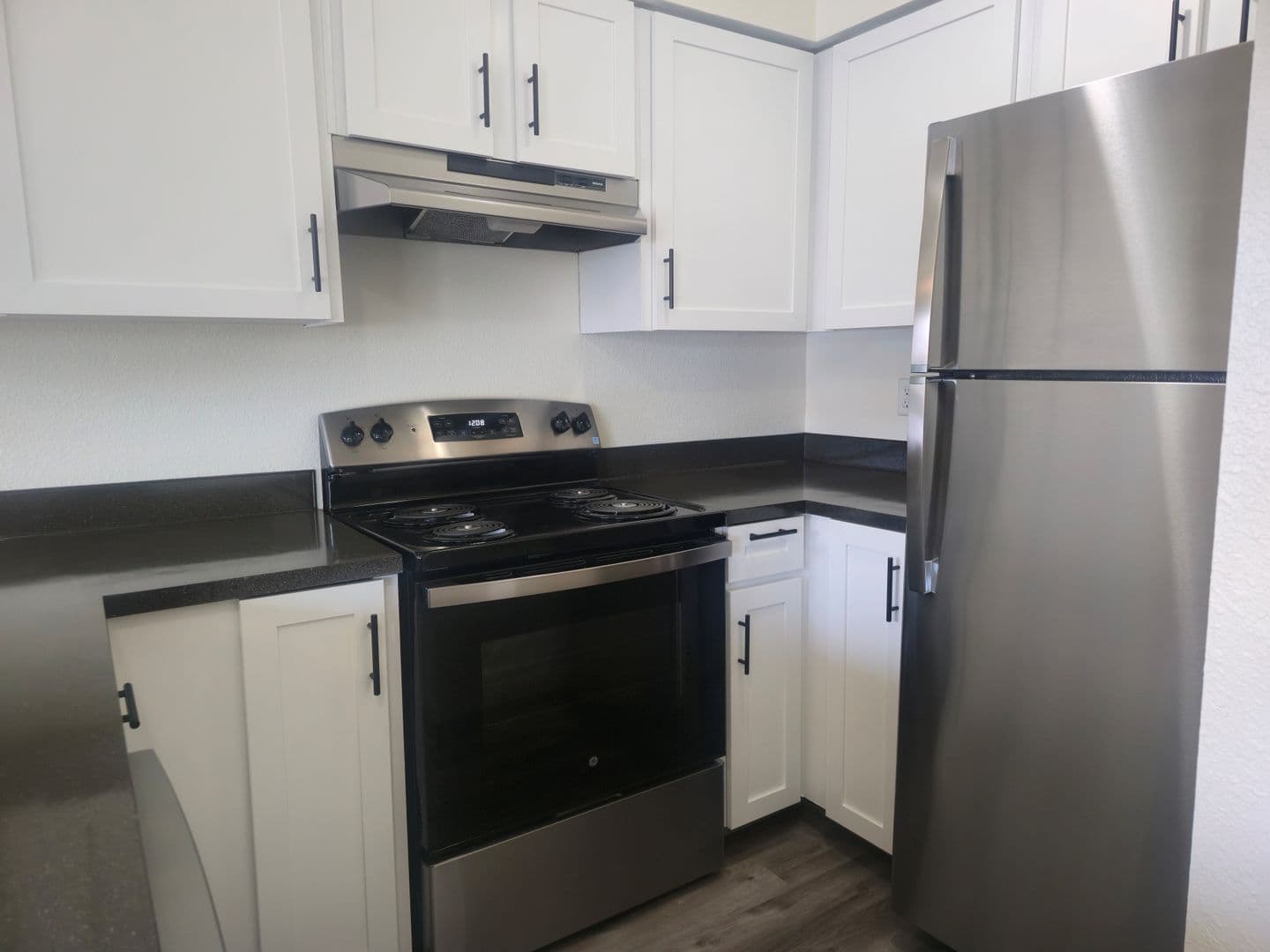 SALEM Apartment: 1304-1330 WALLACE RD. NW