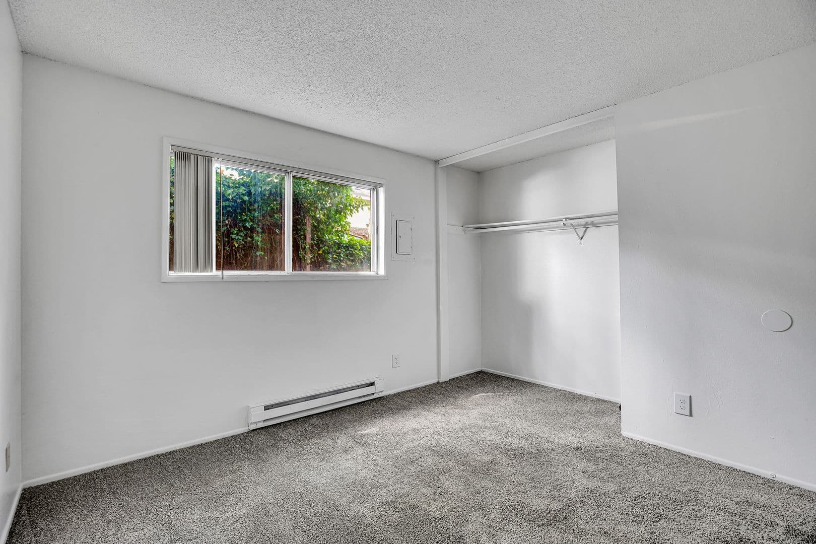 BEAVERTON Apartment: 5920 SW ERICKSON AVENUE