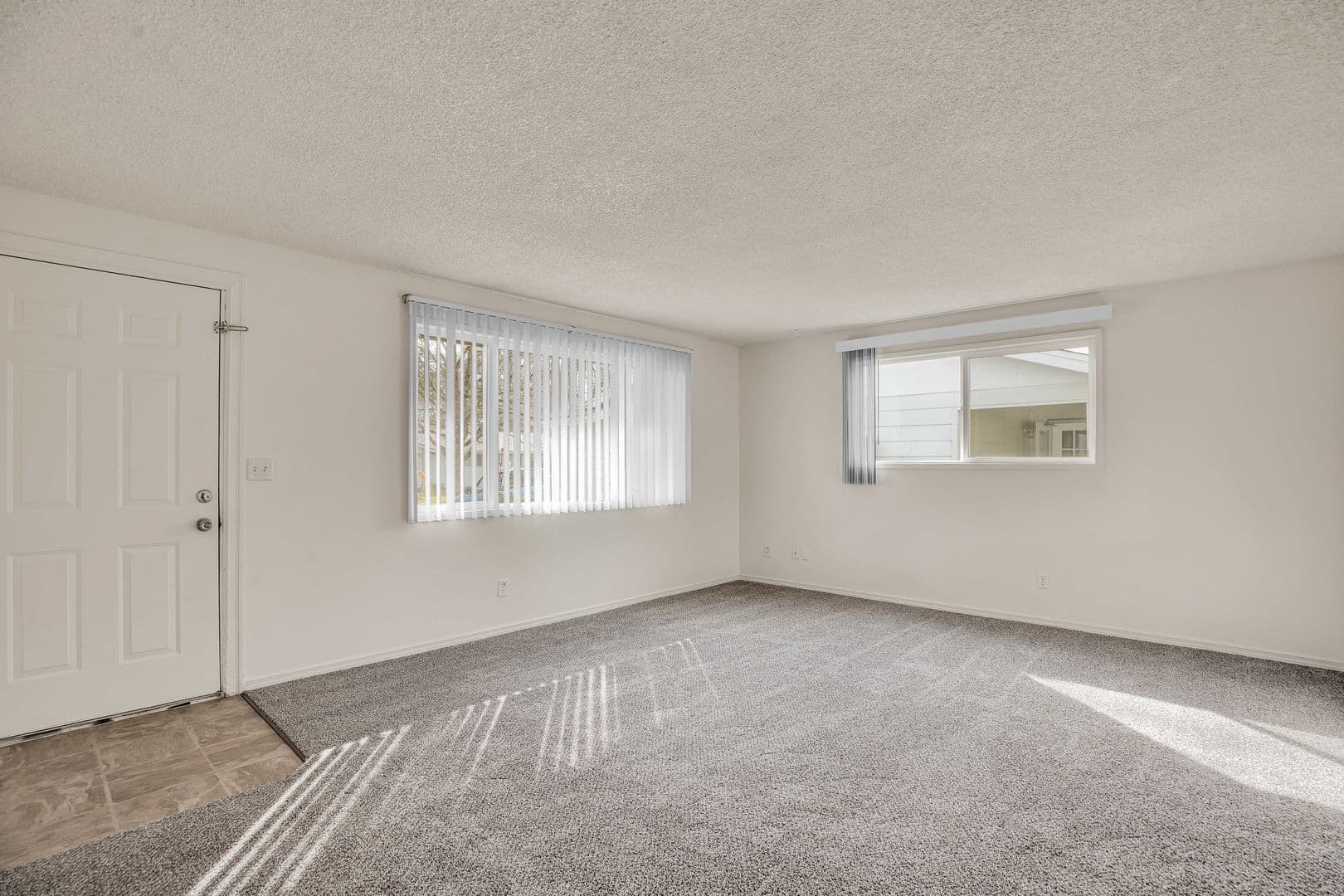 ALBANY Apartment: 1425-1525 TRACY COURT