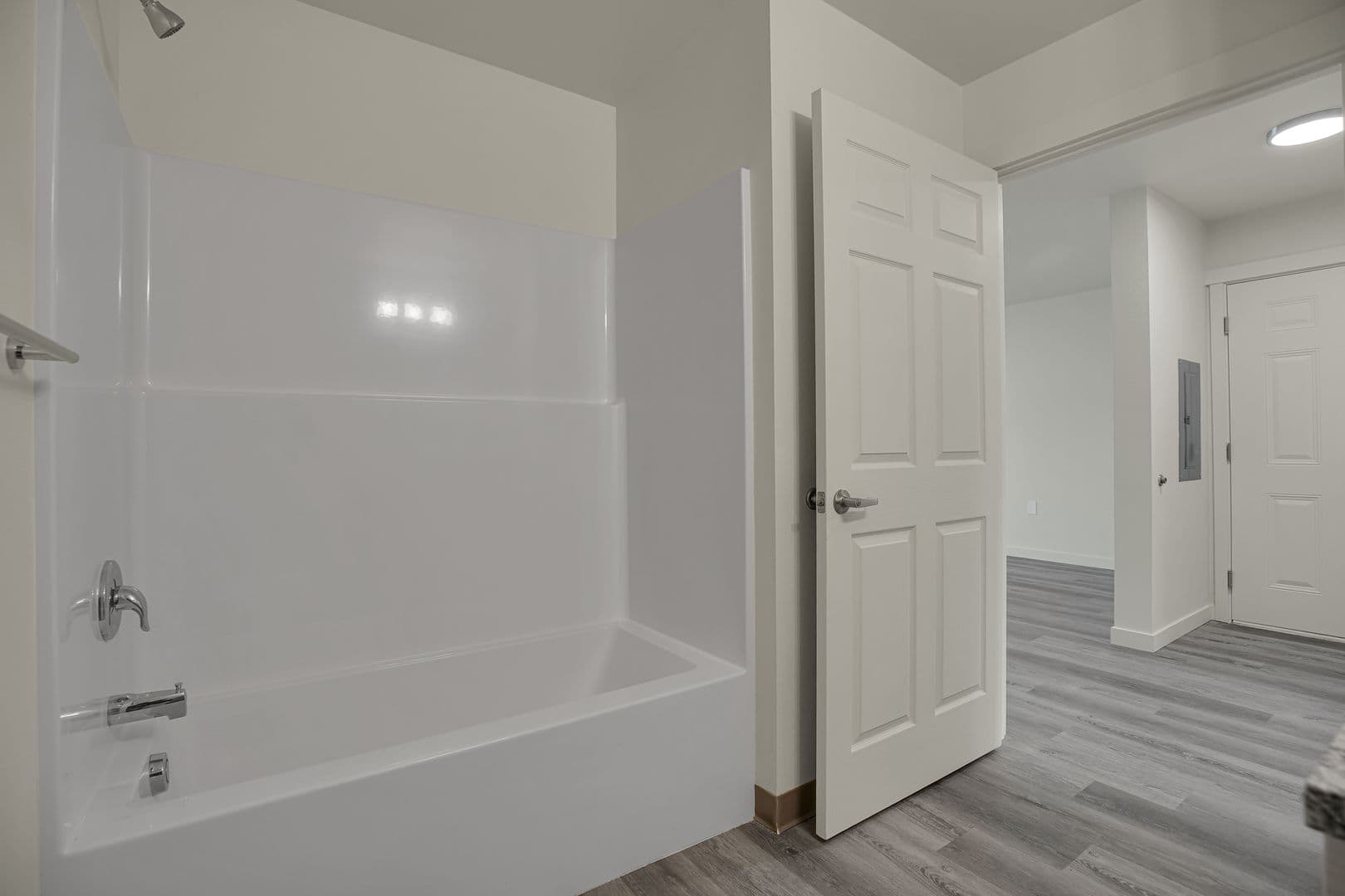 COTTAGE GROVE Apartment: 715 ROW RIVER ROAD