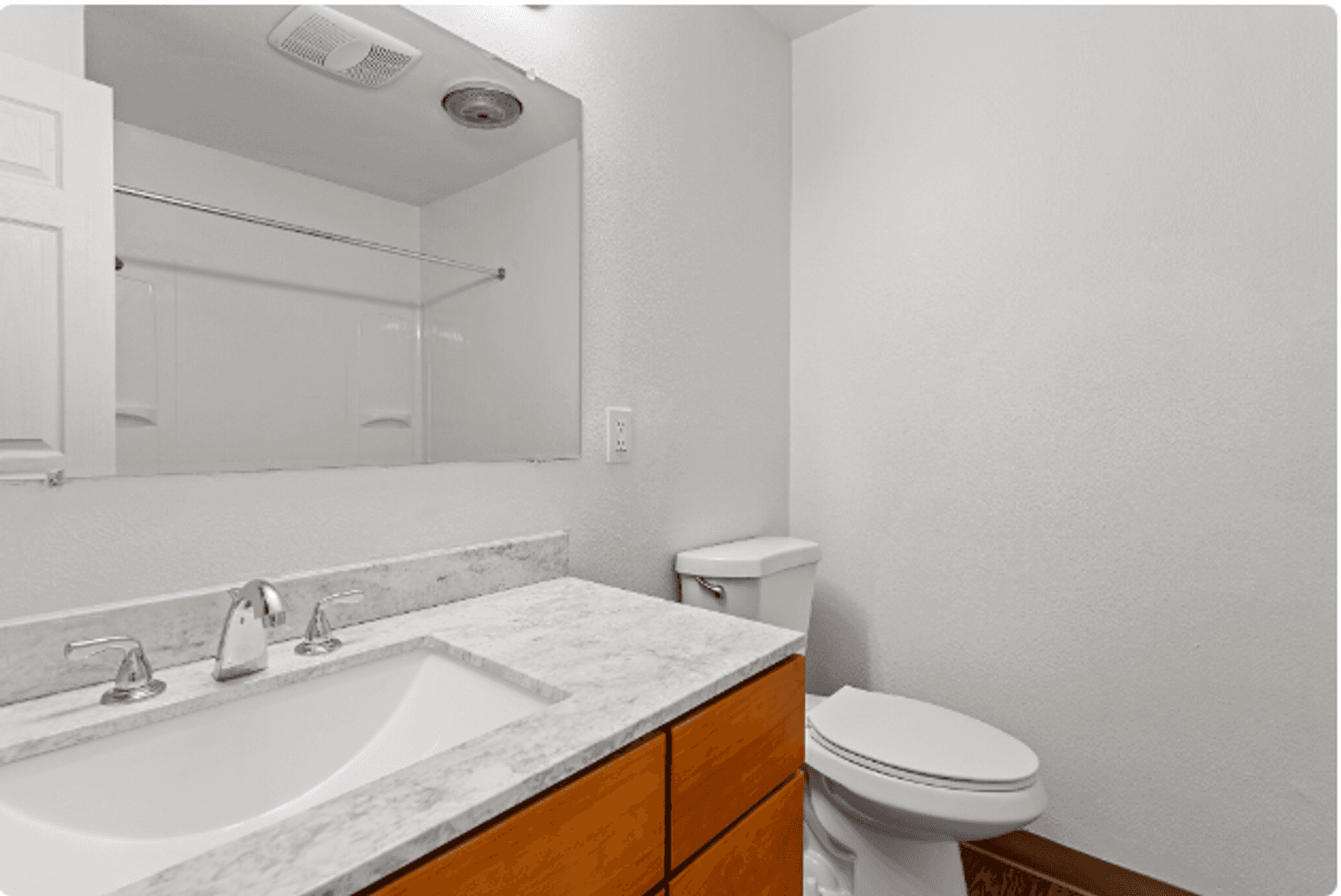 GRESHAM Apartment: 755 SE HOGAN RD