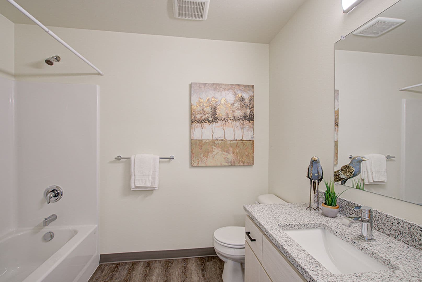 Junction City Apartment: 2258 W 10TH AVE