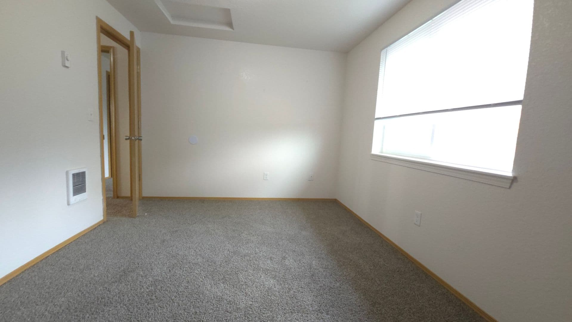 SALEM Apartment: 1304-1330 WALLACE RD. NW