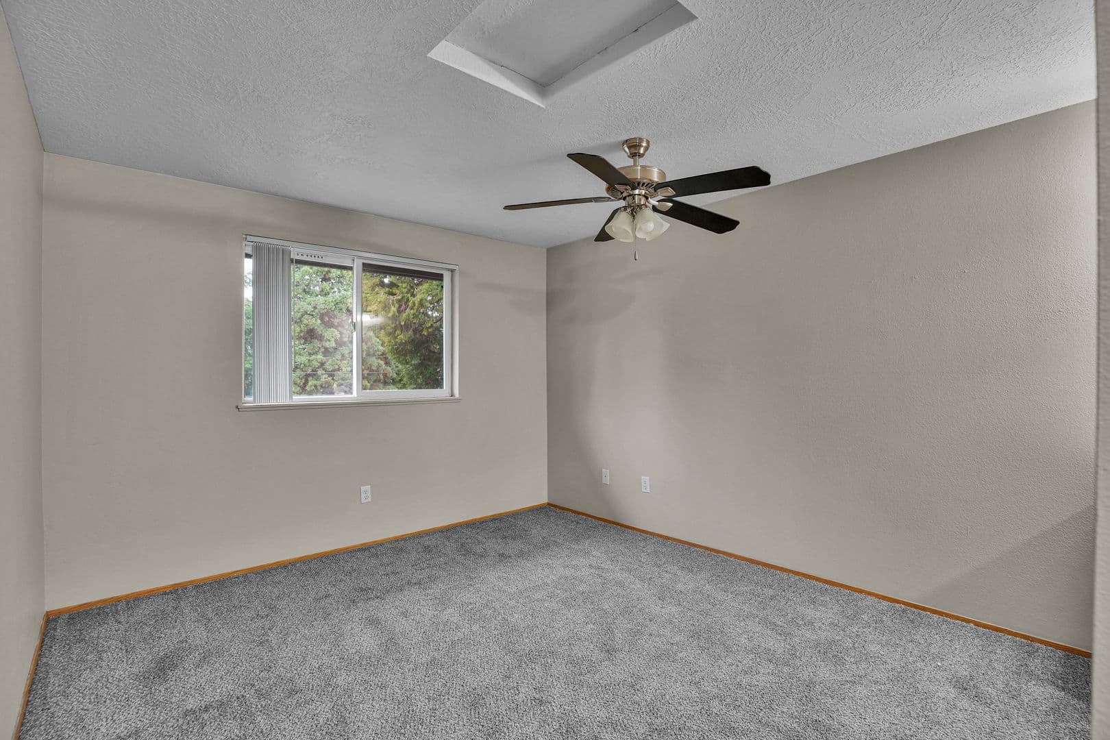 SALEM Apartment: 3872-3886 LIBERTY RD S