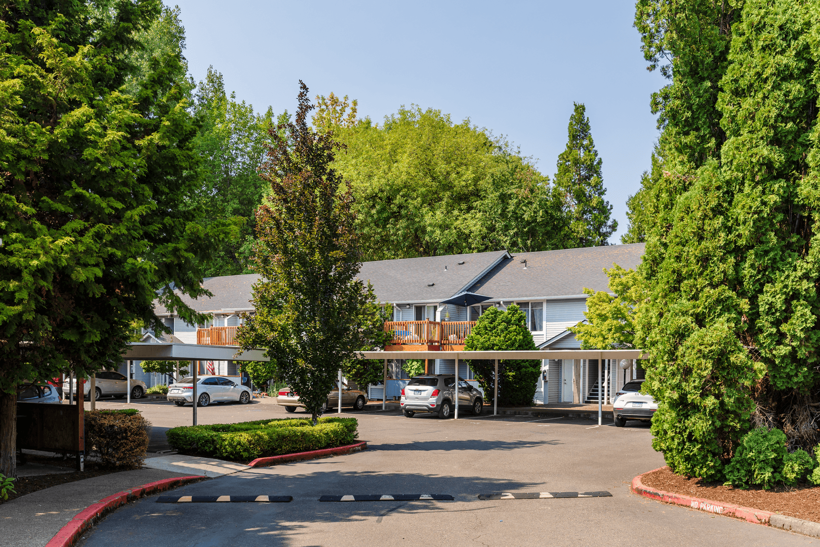 NEWBERG Apartment: 901 PECAN CT