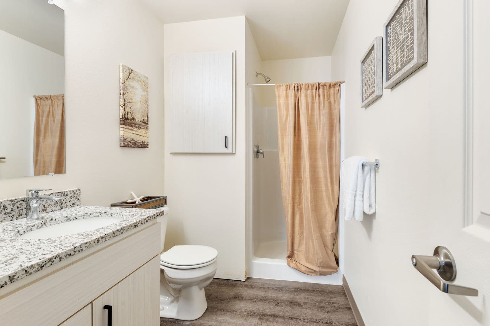 ROSEBURG Apartment: 331 NE POMONA ST