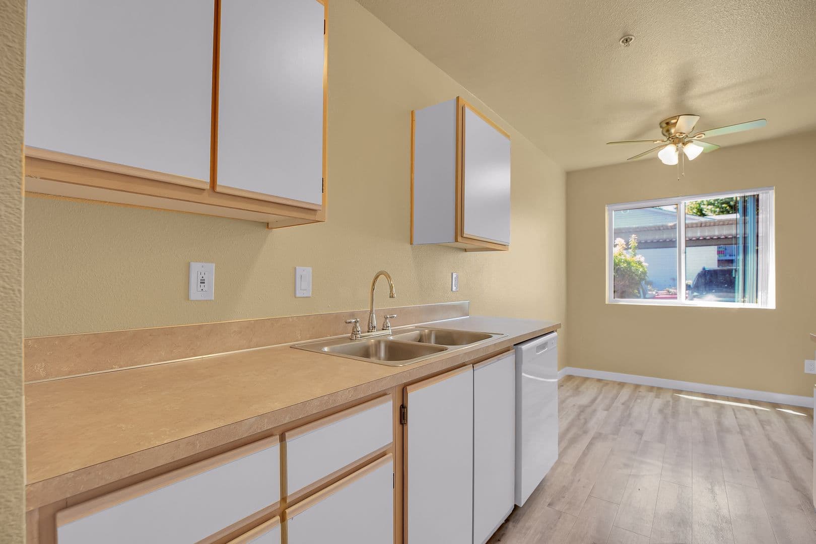 SALEM Apartment: 1194 BARNES ROAD, SE