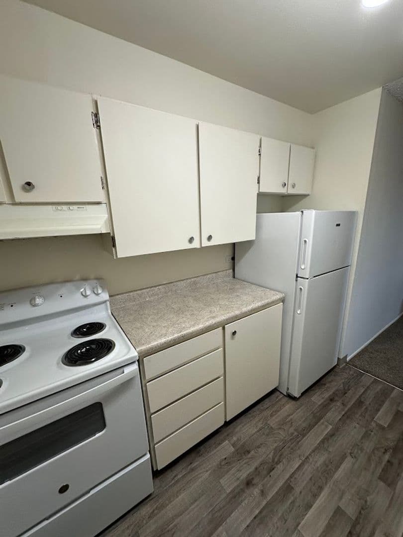 ASTORIA Apartment: 1400 W. MARINE DRIVE
