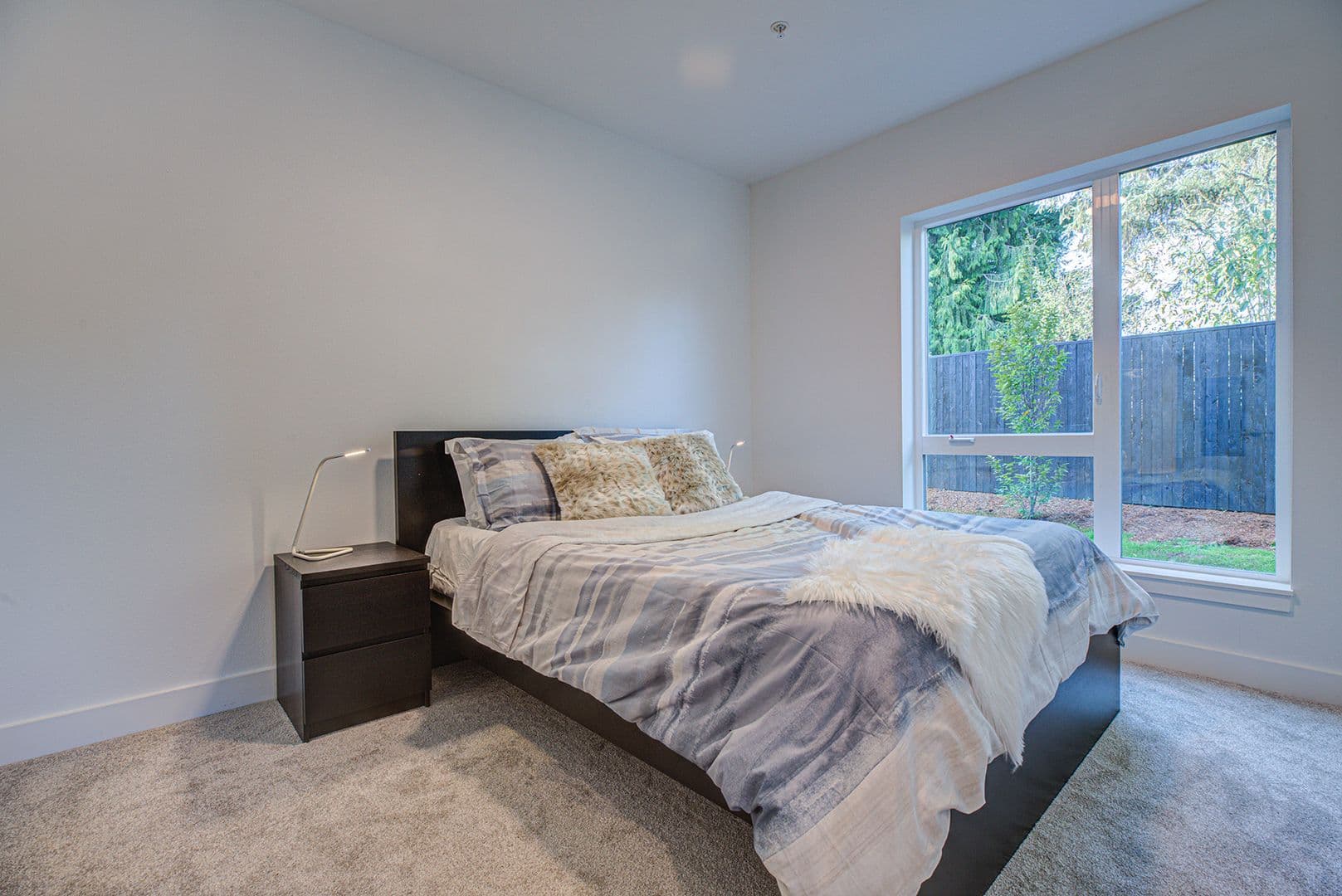 PORTLAND Apartment: 9757 SE HOLGATE BLVD