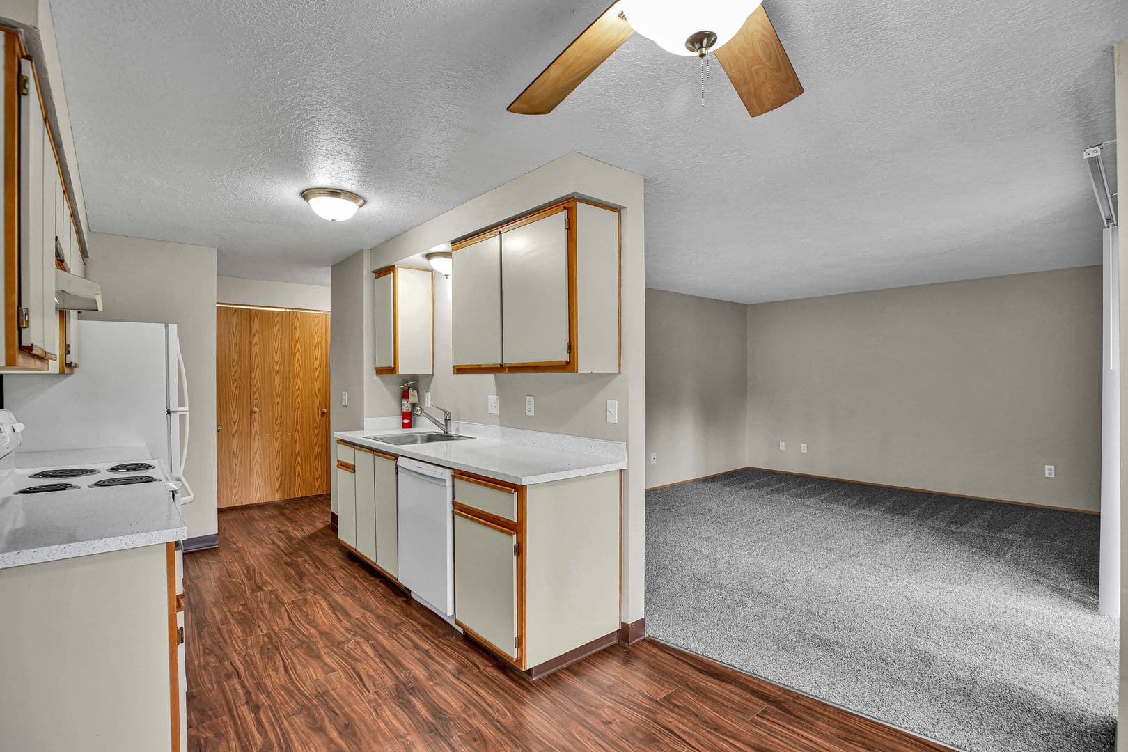 SALEM Apartment: 3872-3886 LIBERTY RD S