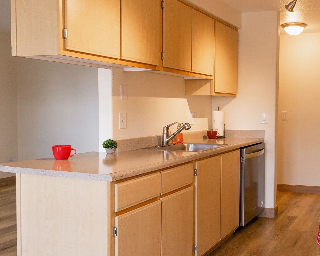 MILWAUKIE Apartment: 11615 SE FULLER ROAD