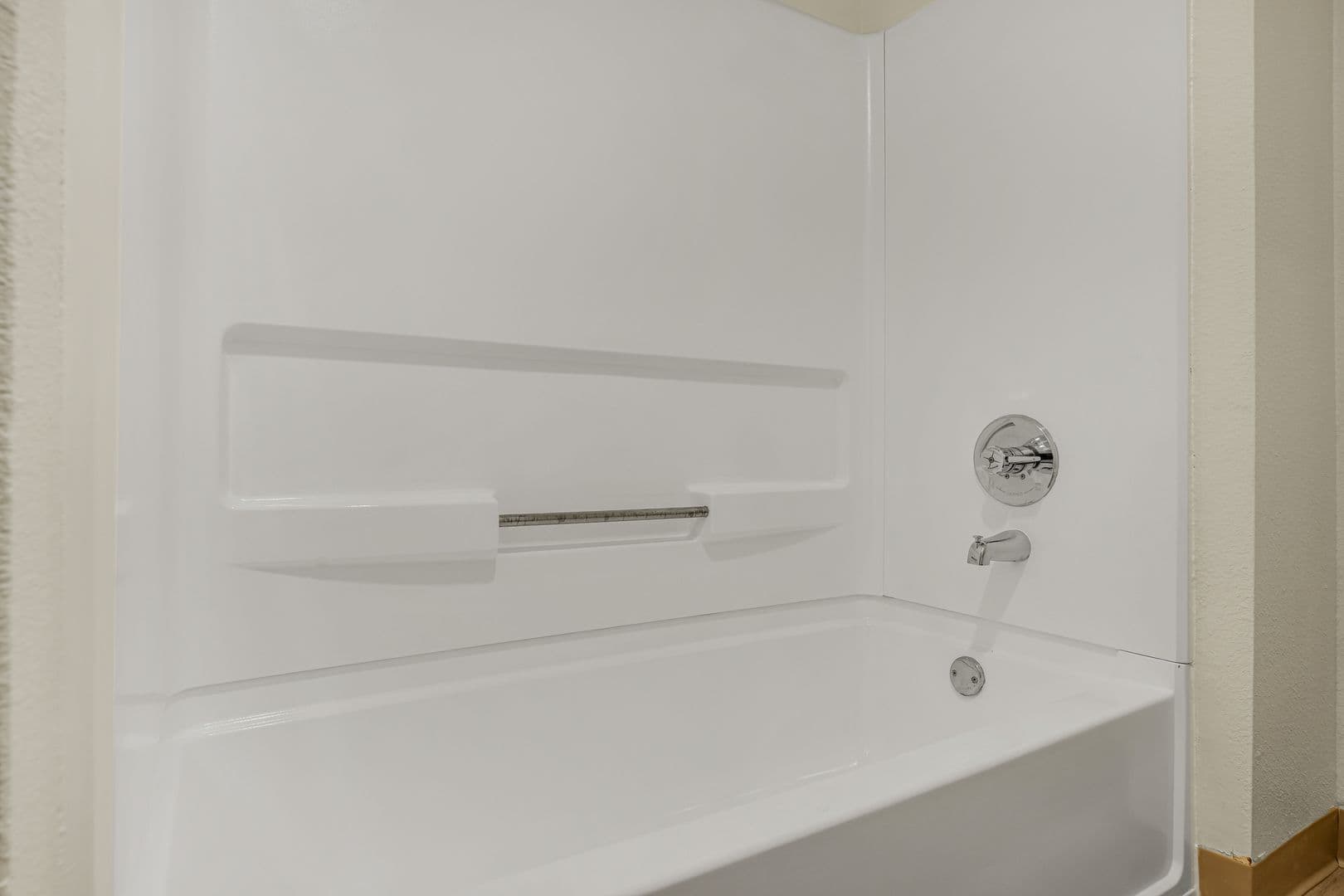 ALOHA Apartment: 2881 SW 182ND AVE.