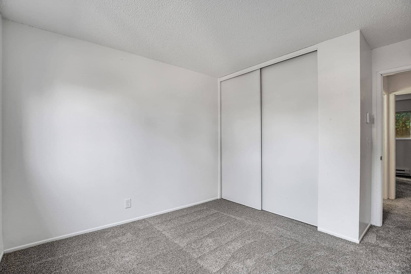 BEAVERTON Apartment: 5920 SW ERICKSON AVENUE