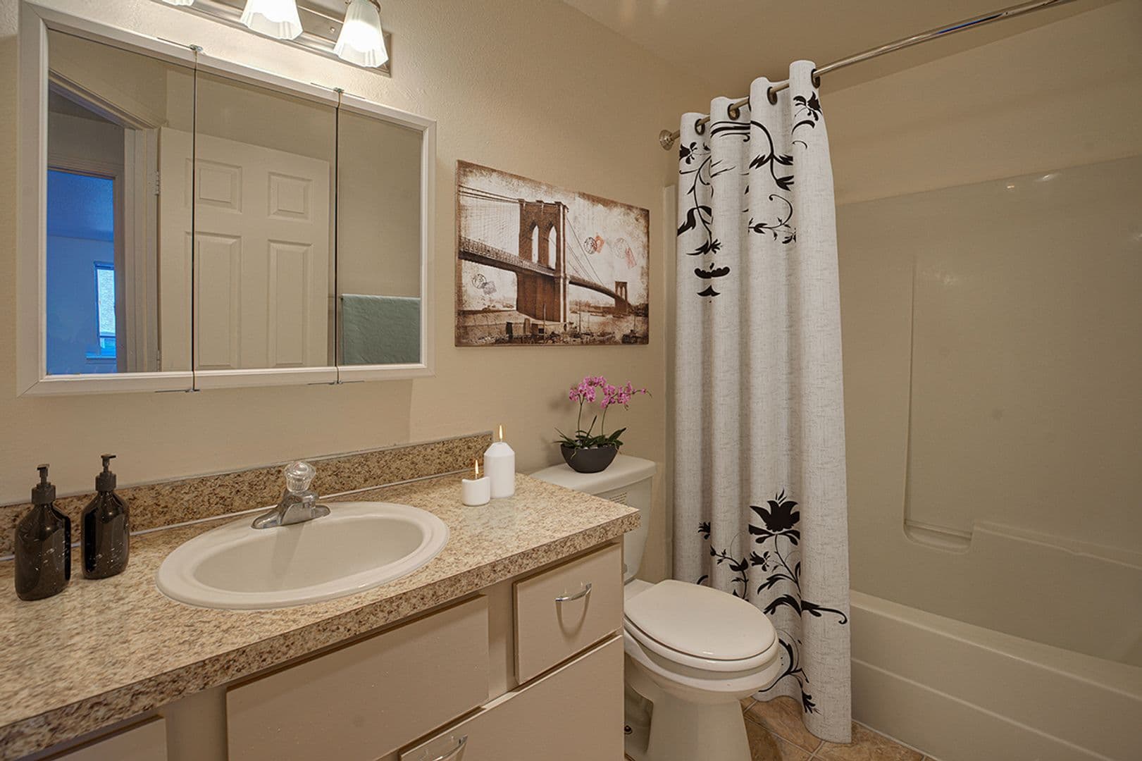 VANCOUVER Apartment: 3214 NE 62ND AVE