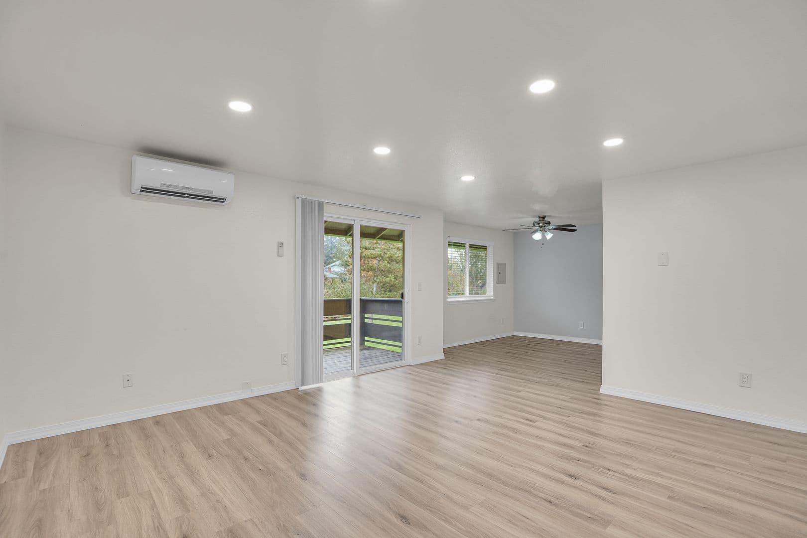 TIGARD Apartment: 10587 TIGARD ST