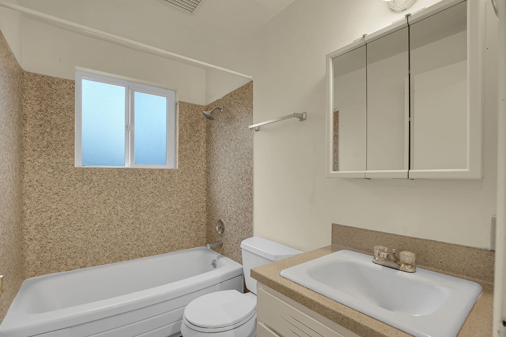 PORTLAND Apartment: 1538 SE 122ND AVE