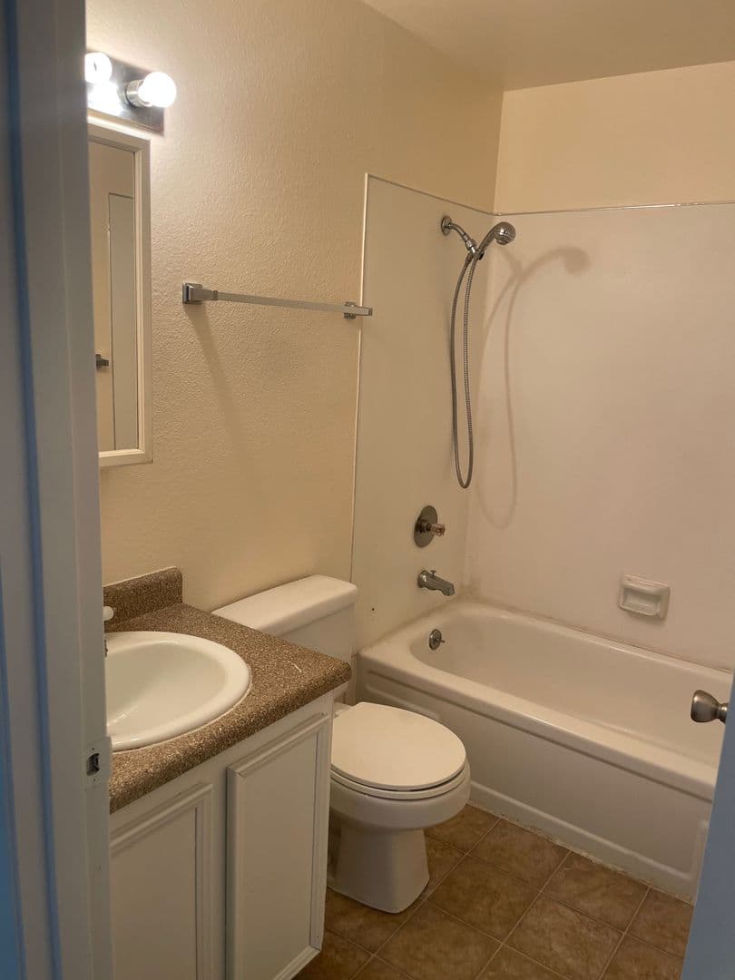 BEAVERTON Apartment: 7851 SW HALL BLVD #27