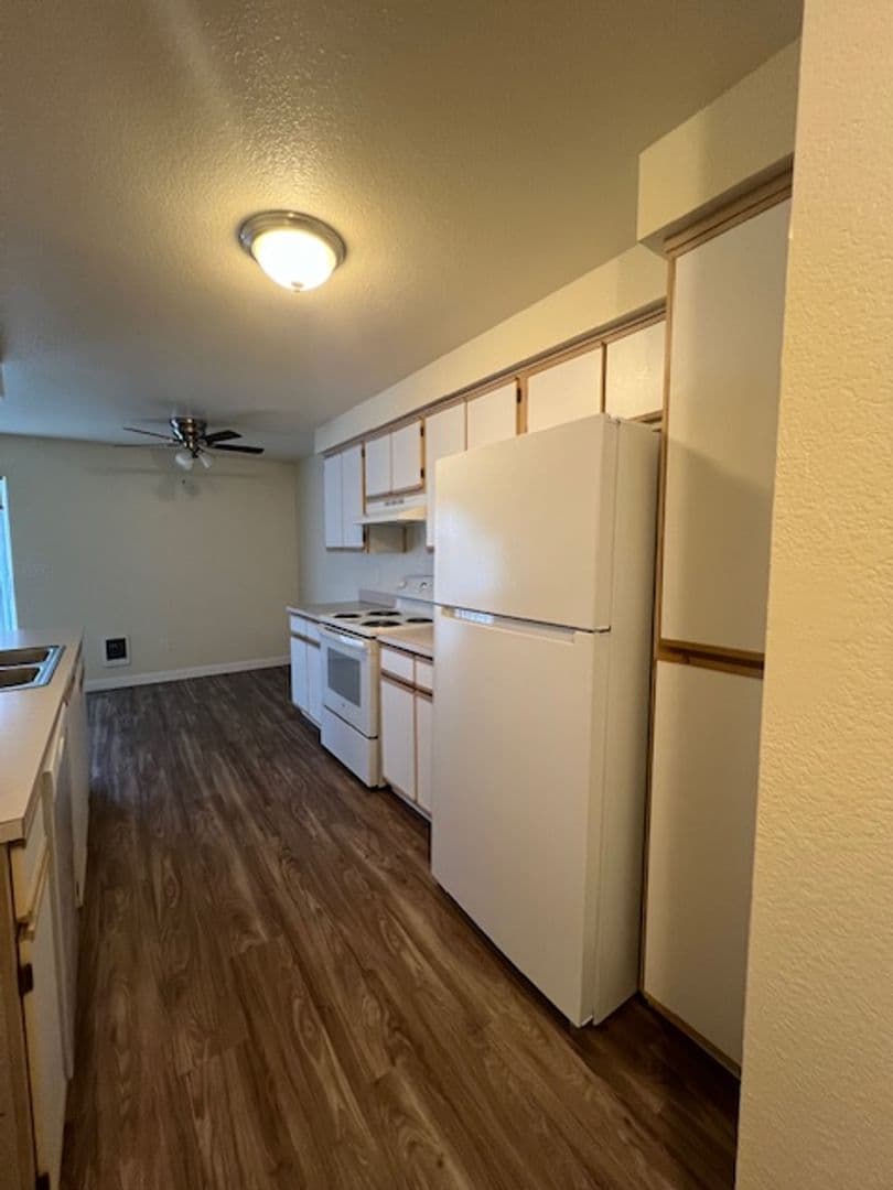 SALEM Apartment: 4665 CAMPBELL DR SE