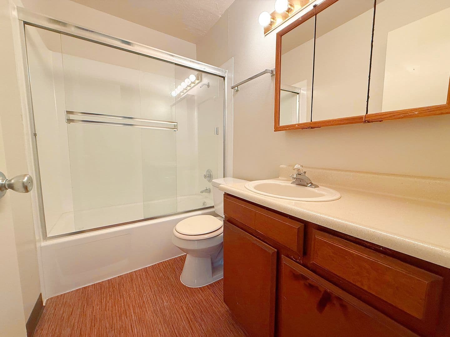PORTLAND Apartment: 4337-4371 SW GARDEN HOME RD
