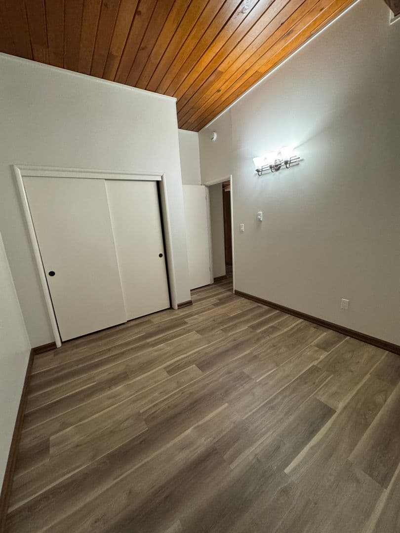 MILWAUKIE Apartment: 10447-10489 SE 23RD AVE