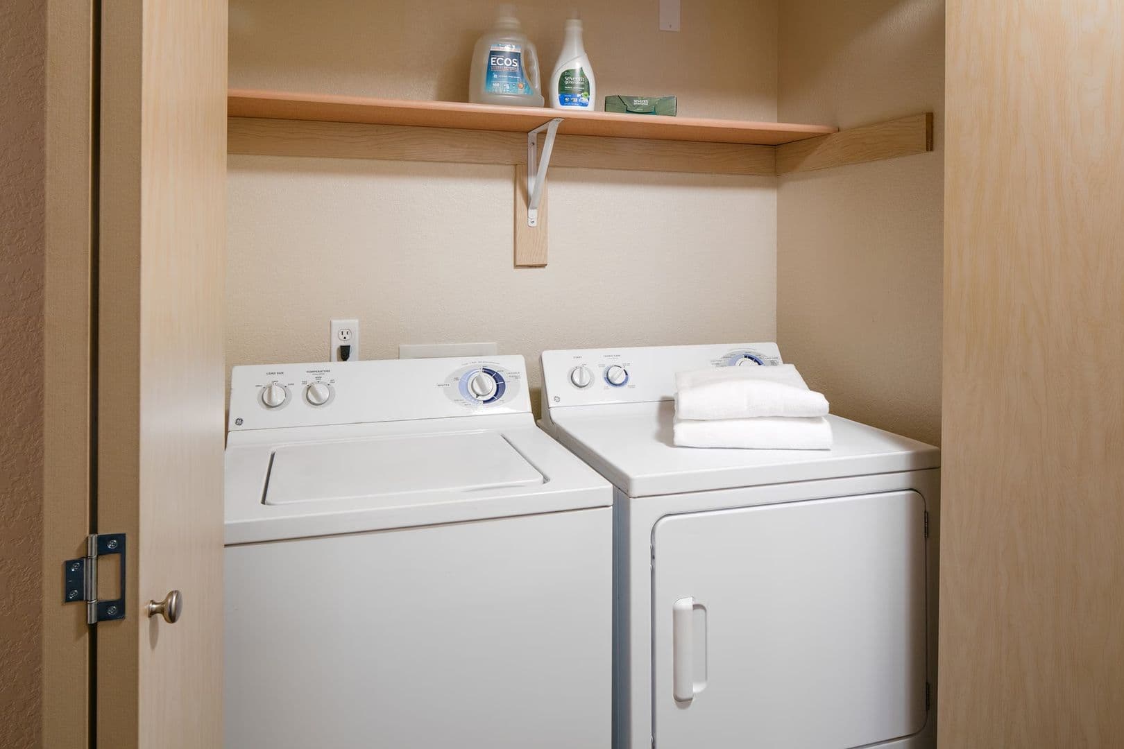 MILWAUKIE Apartment: 11615 SE FULLER ROAD