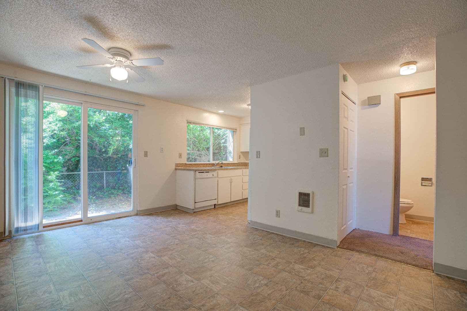 MCMINNVILLE Apartment: 455 NE 17TH ST