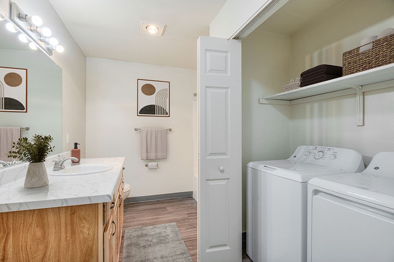 BEND Apartment: 21255 E HWY 20