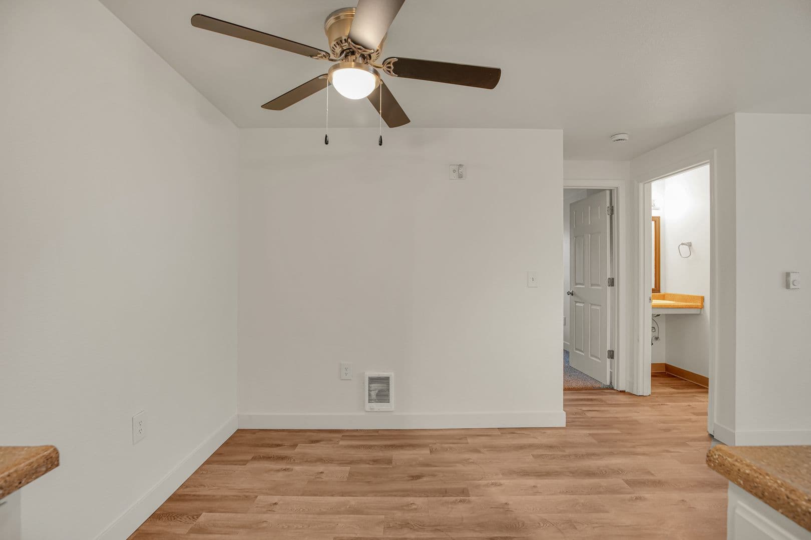 ALOHA Apartment: 2881 SW 182ND AVE.