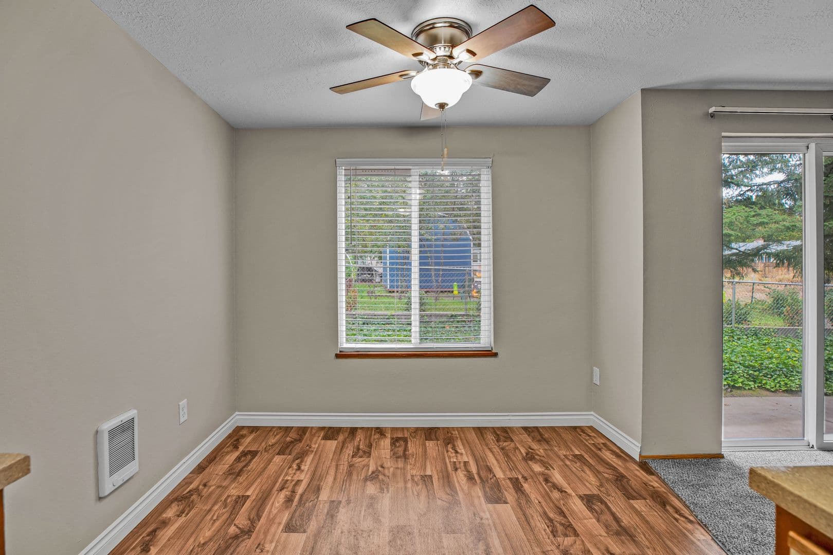 SALEM Apartment: 3872-3886 LIBERTY RD S