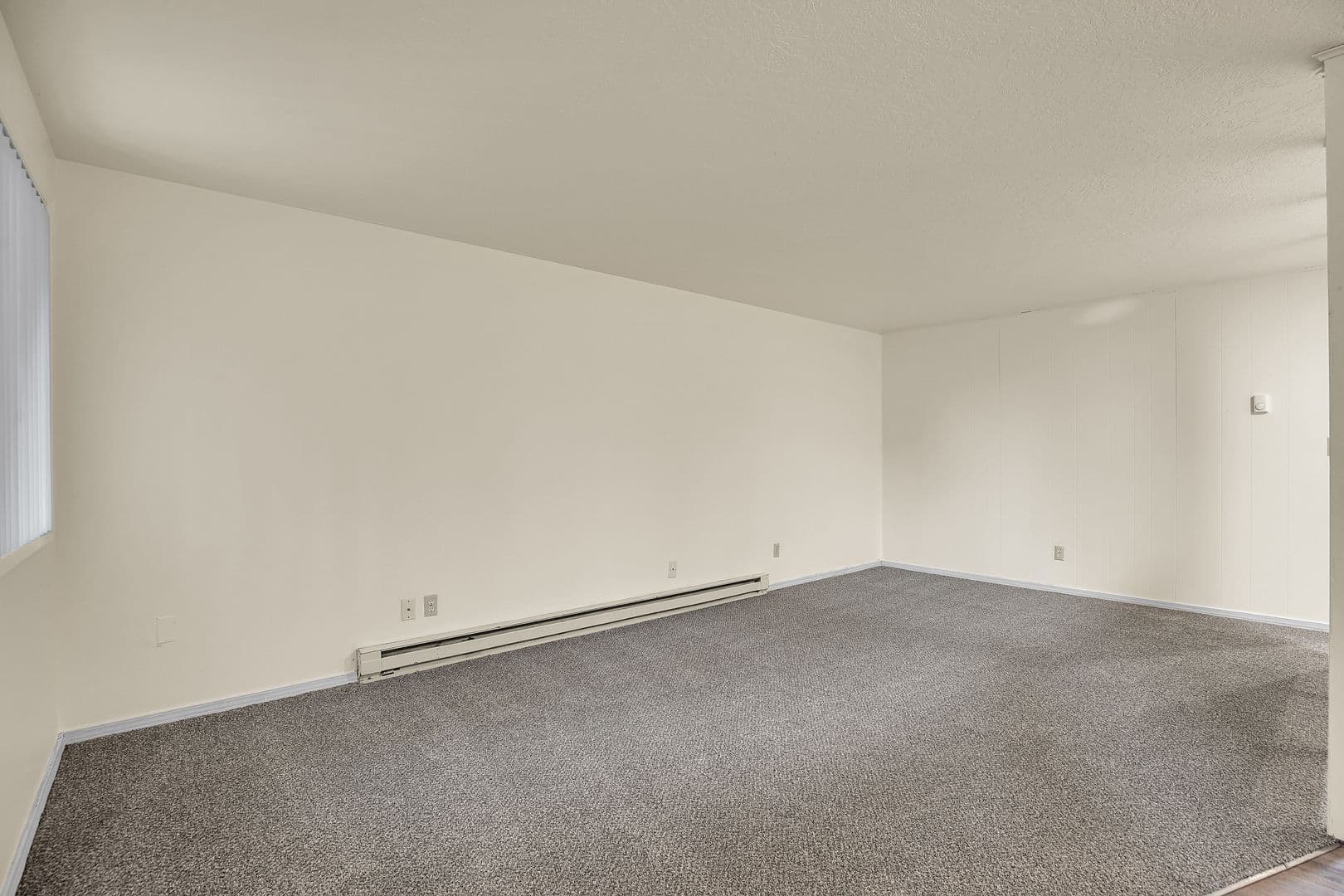 PORTLAND Apartment: 1538 SE 122ND AVE