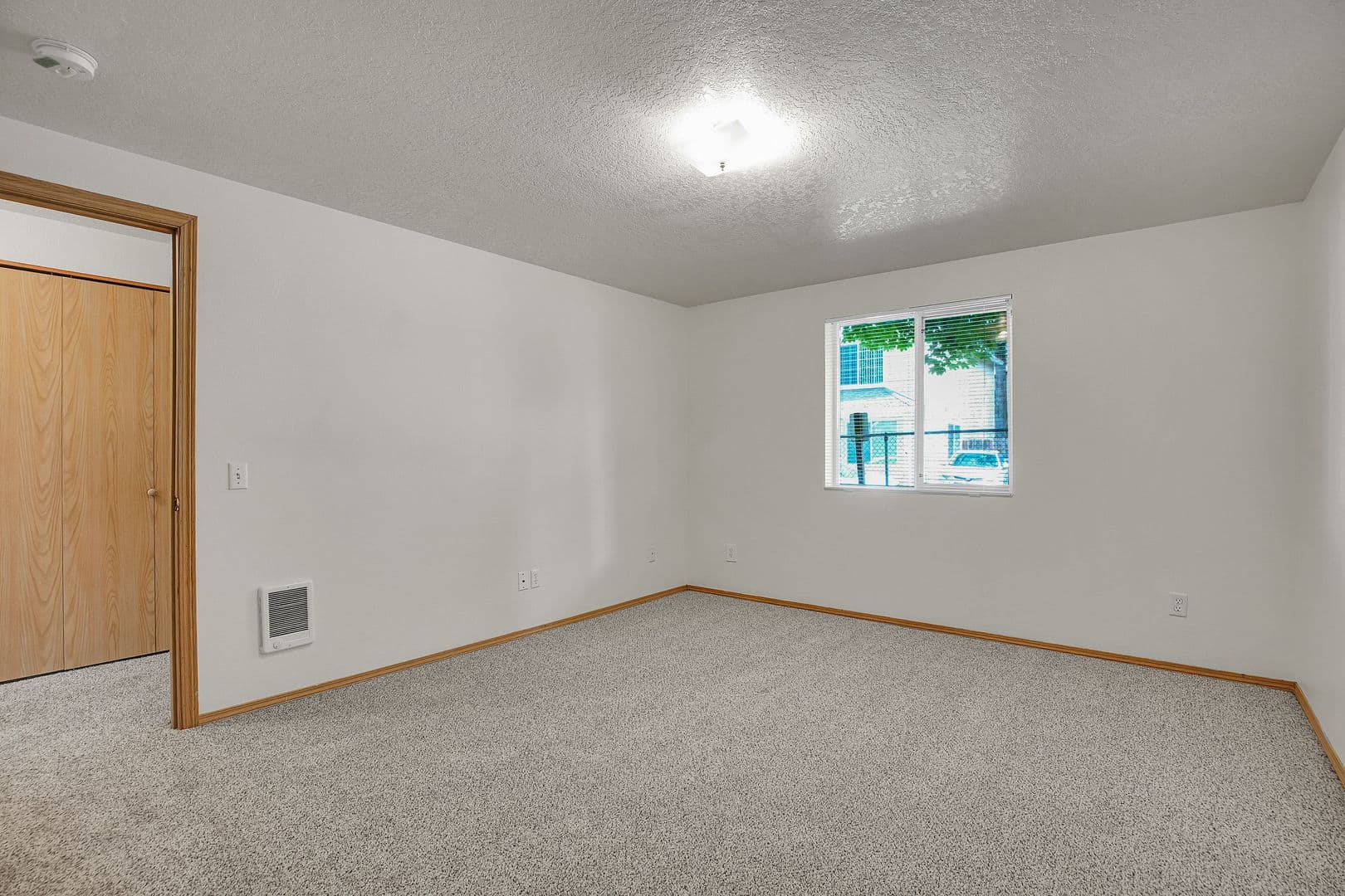 PORTLAND Apartment: 12509 SE FOSTER RD