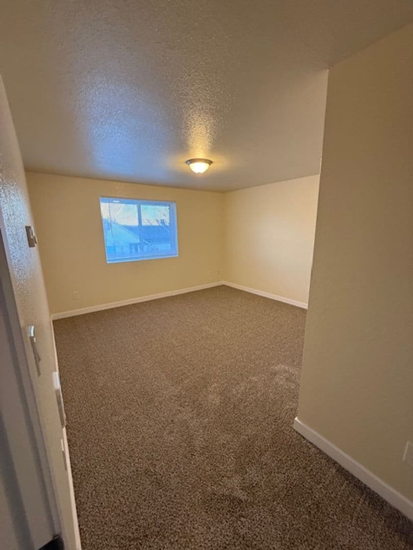 SALEM Apartment: 4665 CAMPBELL DR SE