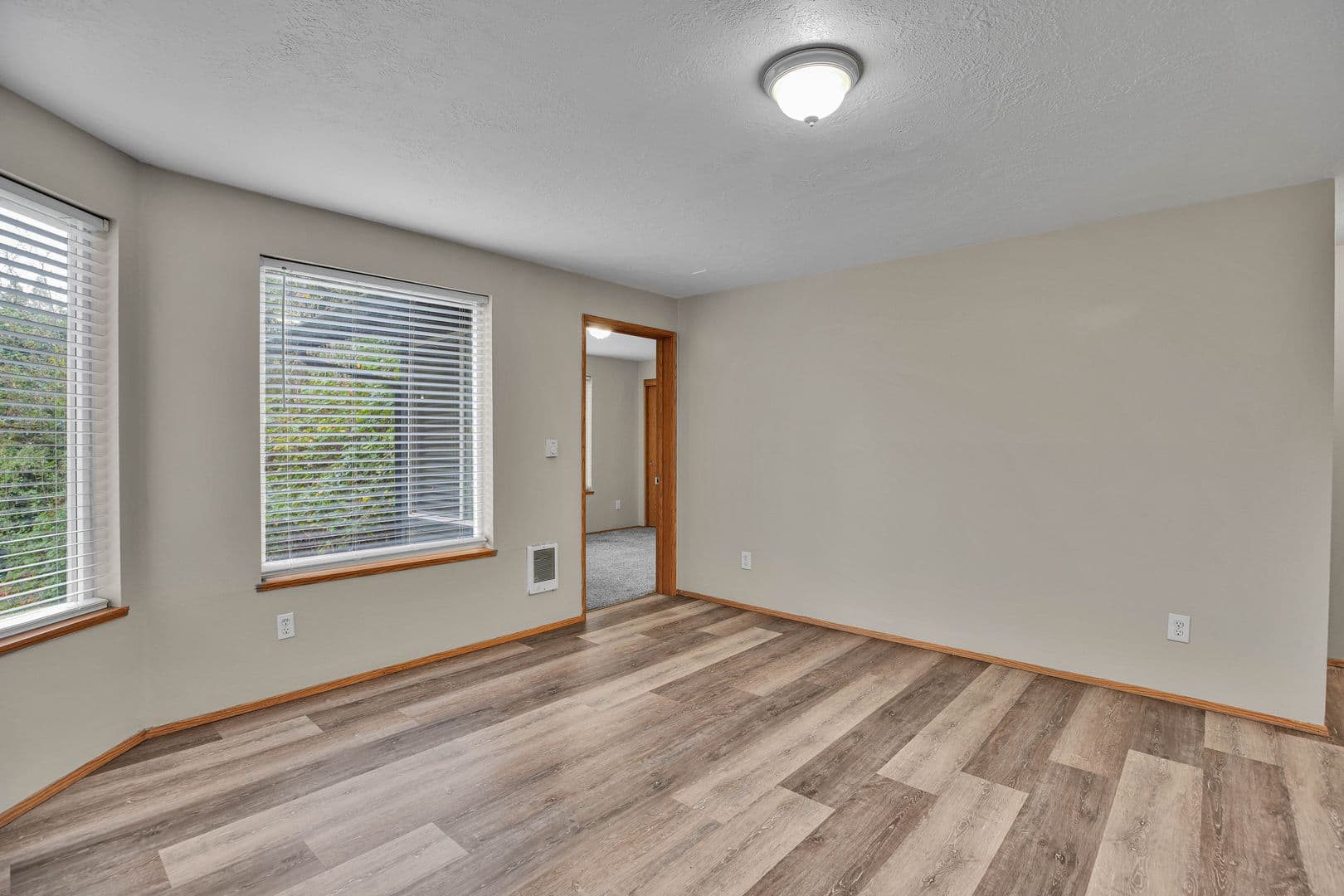 SALEM Apartment: 3872-3886 LIBERTY RD S