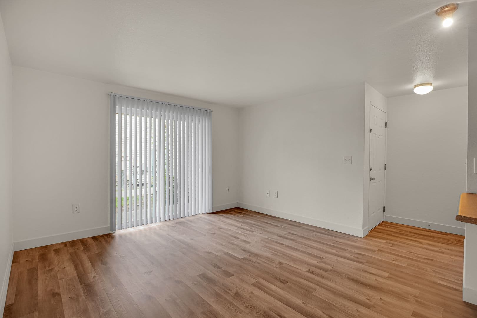 ALOHA Apartment: 2881 SW 182ND AVE.