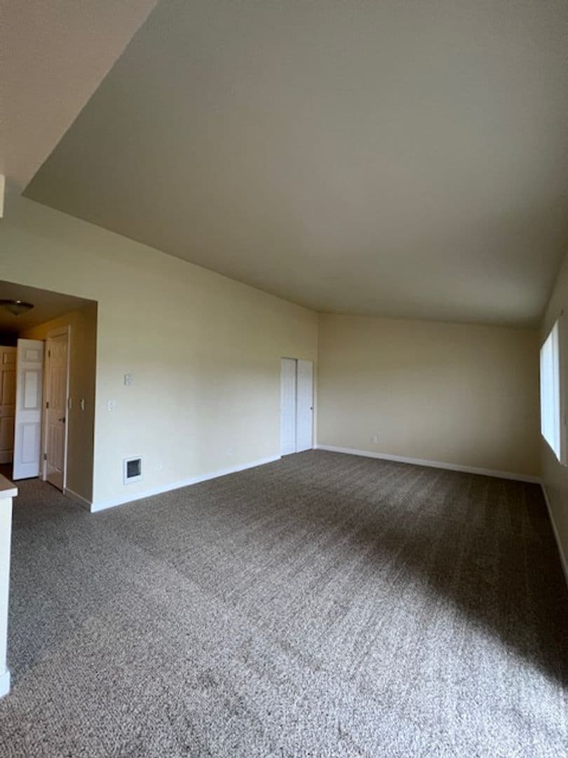 SALEM Apartment: 4665 CAMPBELL DR SE