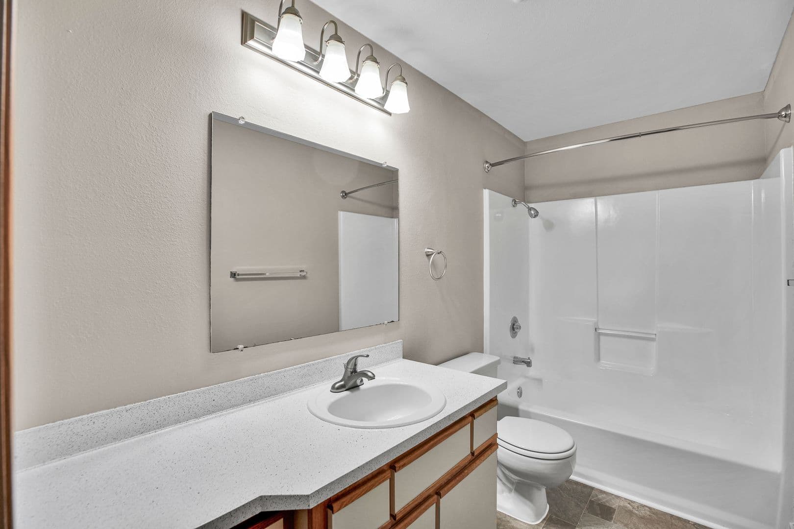 SALEM Apartment: 3872-3886 LIBERTY RD S