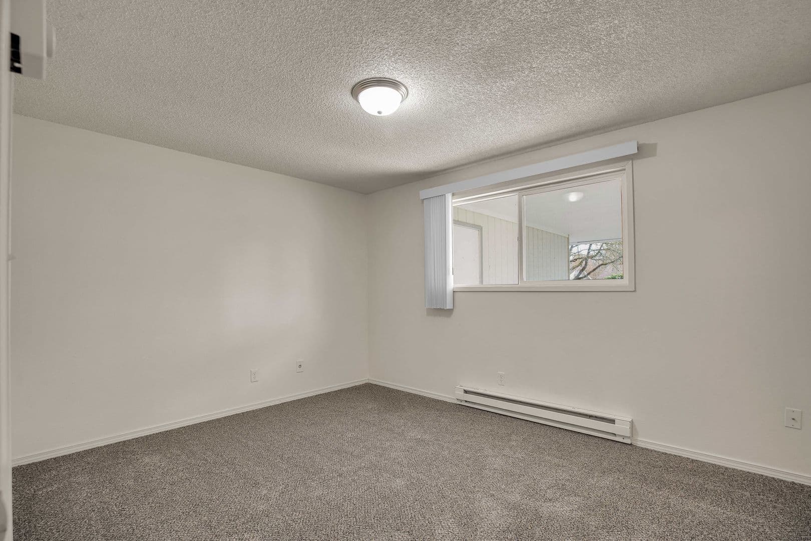 ALBANY Apartment: 1425-1525 TRACY COURT