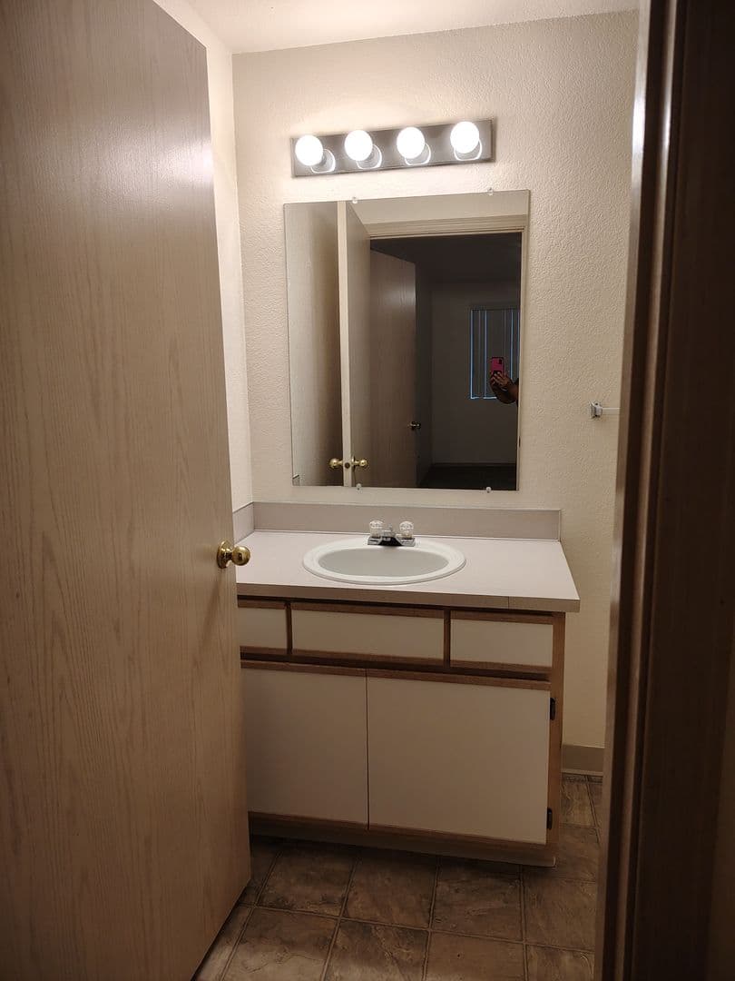 SALEM Apartment: 3211-3342 AUTUMN CHASE NE