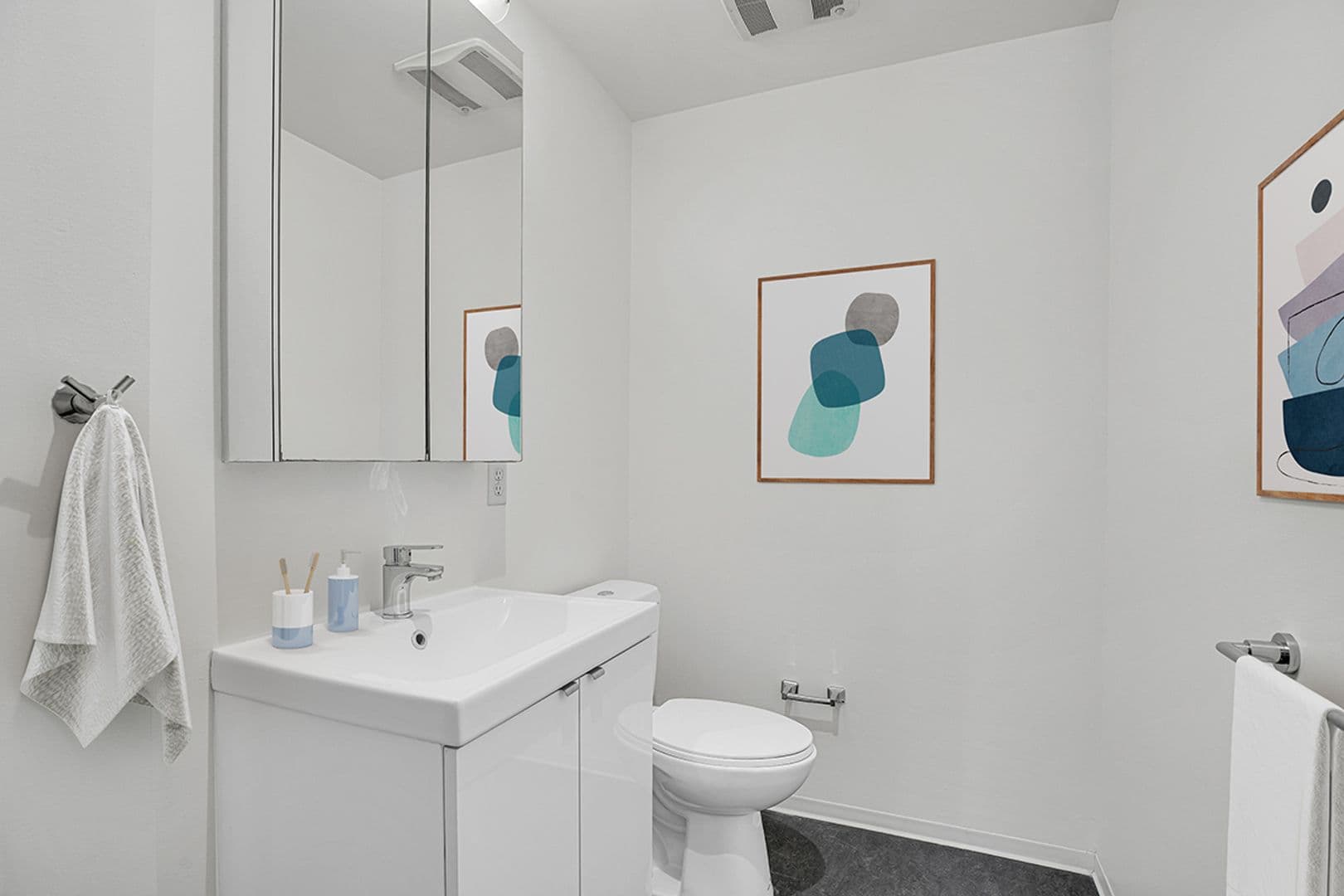 PORTLAND Apartment: 3155 S. MOODY AVE