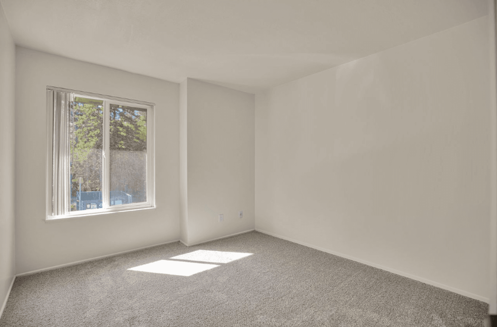 PORTLAND Apartment: 7740 SW 45TH