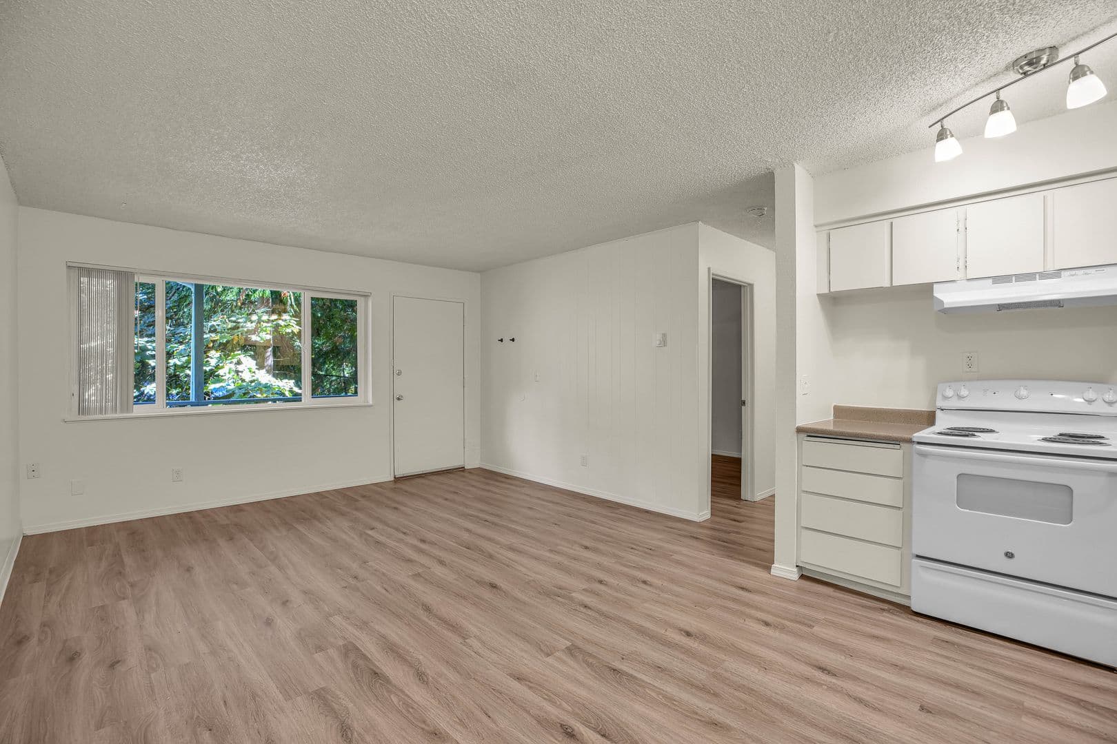 PORTLAND Apartment: 7740 SW 45TH